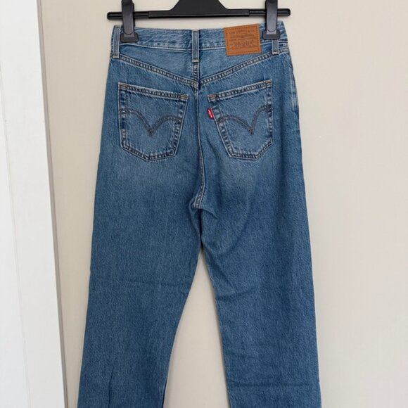 Levi's Ribcage Straight Jeans - Picture 3 of 8